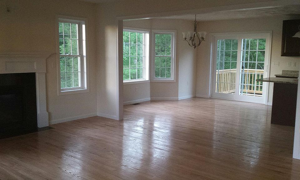 2nd image of 60 Laura Dr