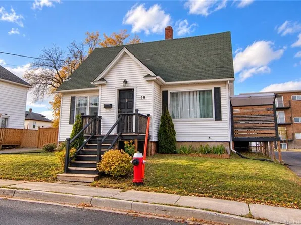 19 Bishop St, Moncton, NB E1E 1K4