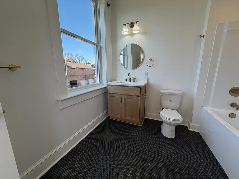 901 5th St #202 — Photo 12