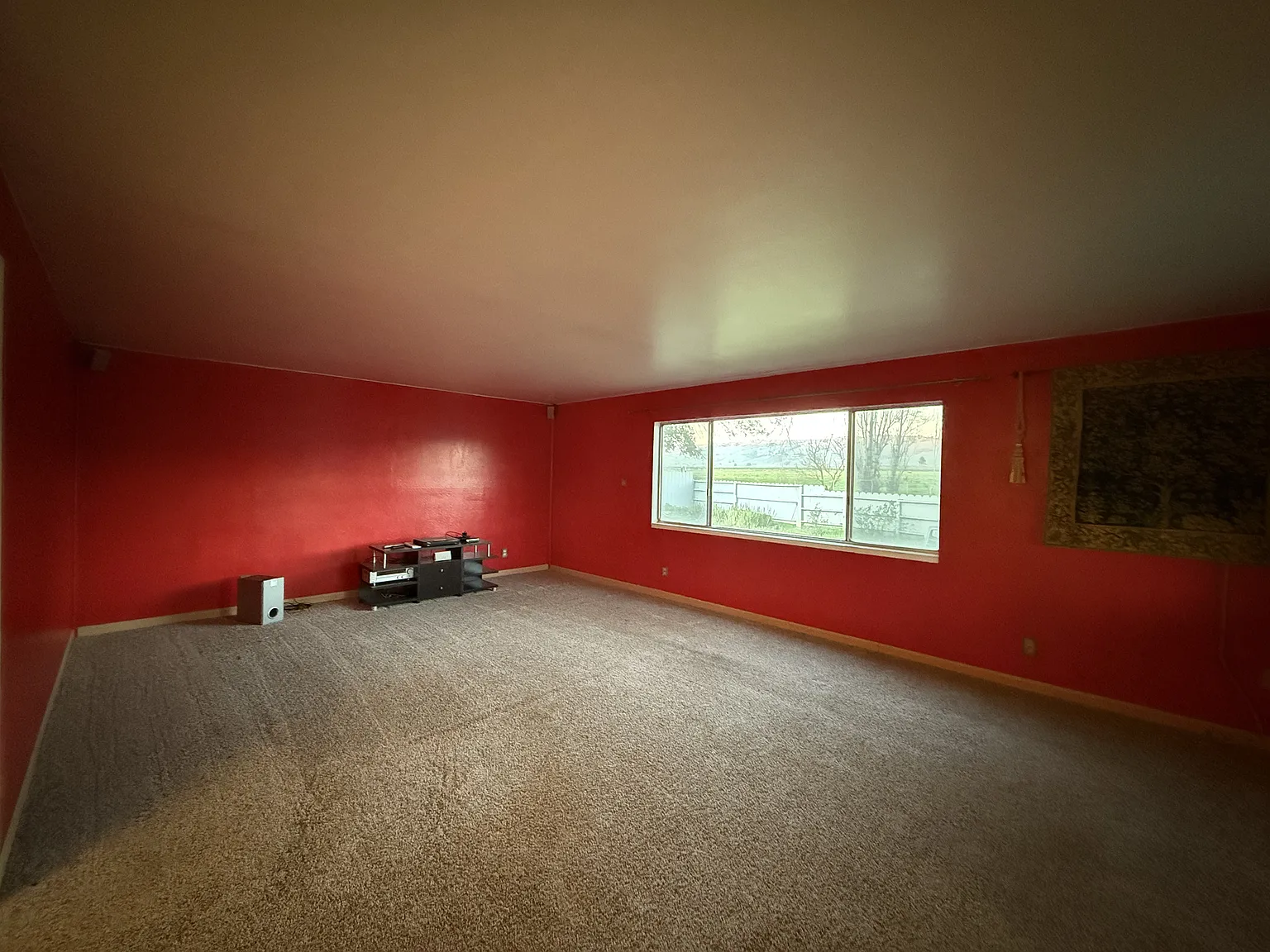 4 bed, $4,000 — Photo 2