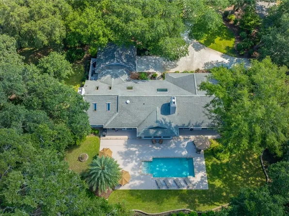 13 Fort Walker Dr, Hilton Head Island, SC 29928
