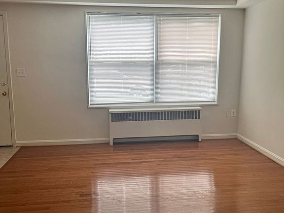 3rd image of 1611 Woodbine St