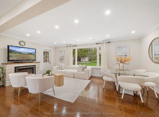 12 Finchurst Dr, Toronto, ON M2R1K9