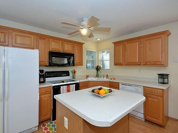 3rd image of 3209 SW Townpark Cir