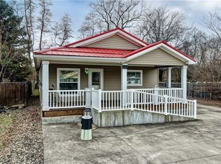 6454 Mears Dr NW, Dover, OH 44622