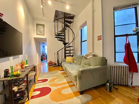 Rented by Oxford Property Group | media 13