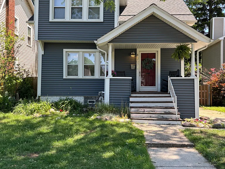 1207 Longfellow Ave — Photo 1