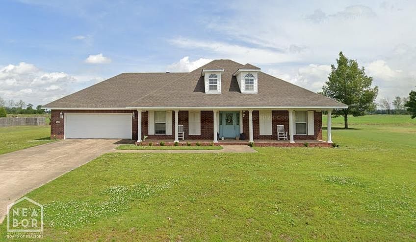 1st image of 405 Oakwood Ln