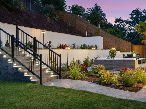 17203 Eaton Ln, Monte Sereno, CA 95030