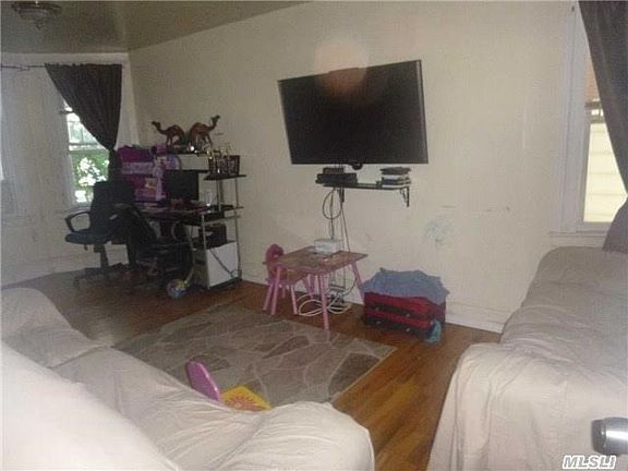5th image of 9564 113th St