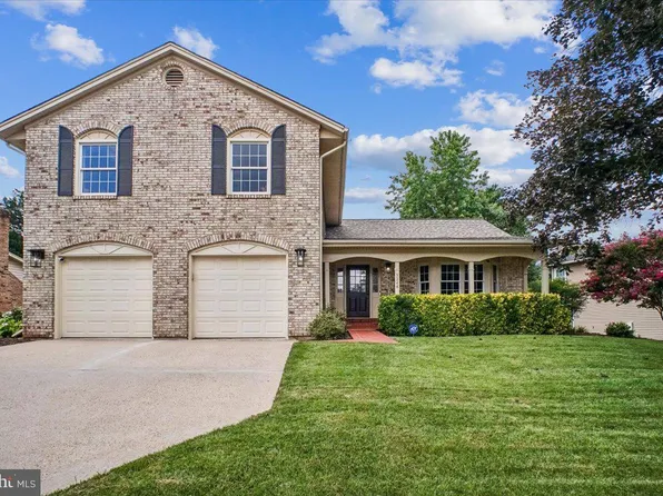 3248 Kinross Cir, Herndon, VA 20171