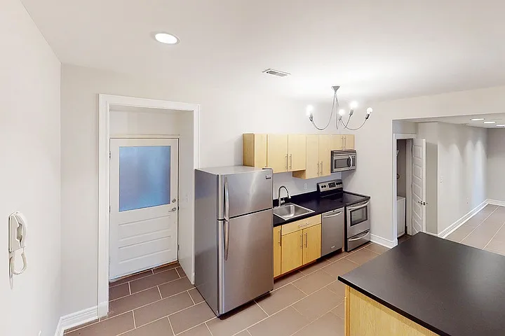 Melrose Apartments — Photo 48