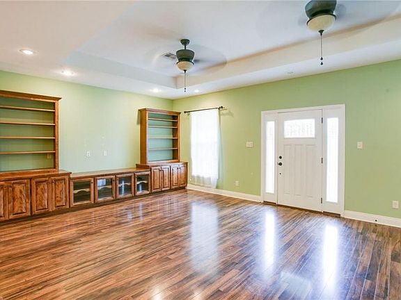 3rd image of 2340 Evangeline Oak Dr