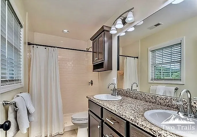28 Trillium Meadows Ln — Photo 6