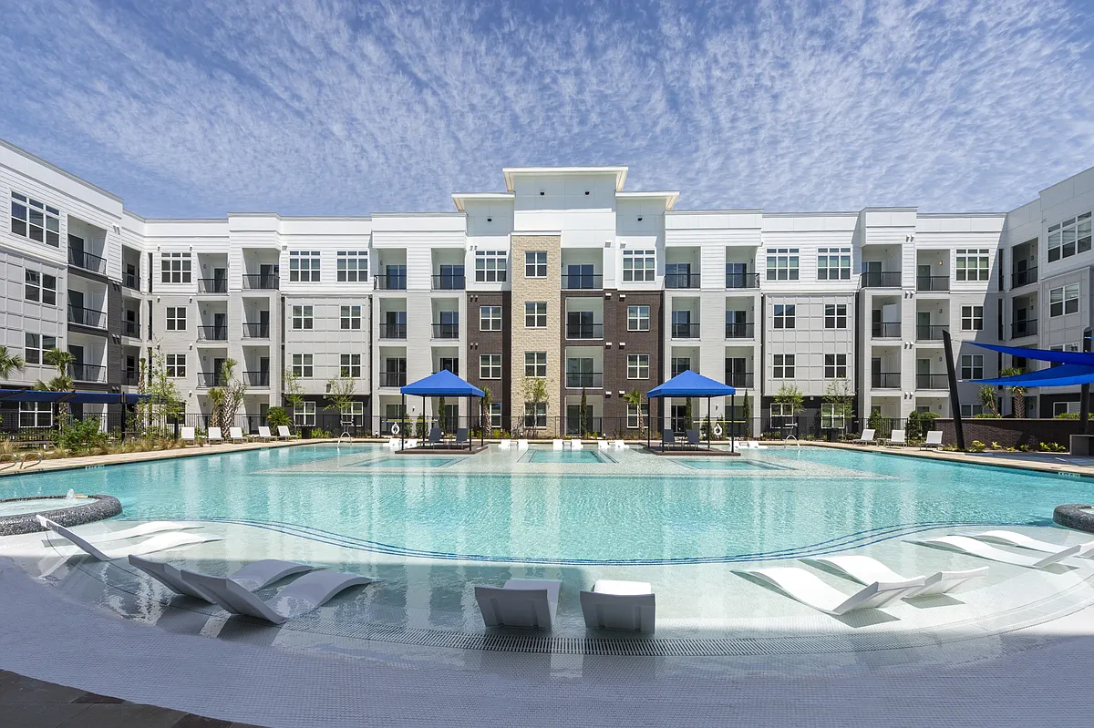 Building Photo - Domain Heights