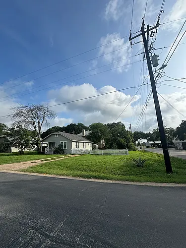 200 Elm St Photo 1