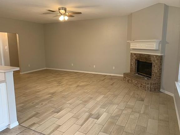 5th image of 203 Cliffdale Dr