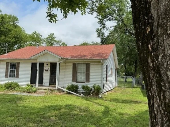 913 College St, Sulphur Springs, TX 75482