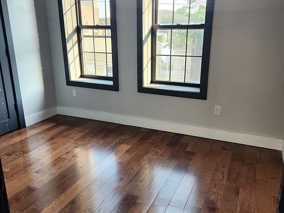 3rd image of 62 Vroom St APT 4