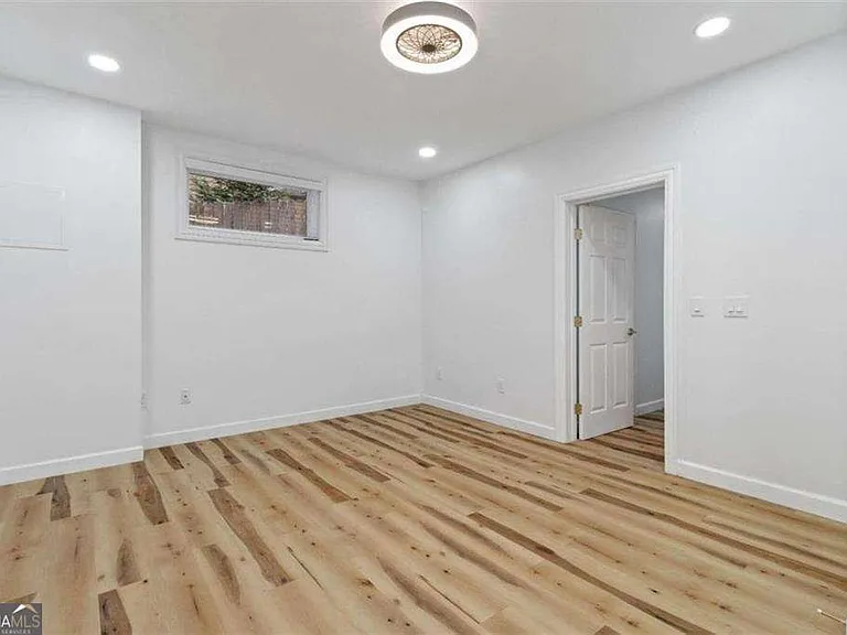1711 Summit Glen Ln NE — Photo 30