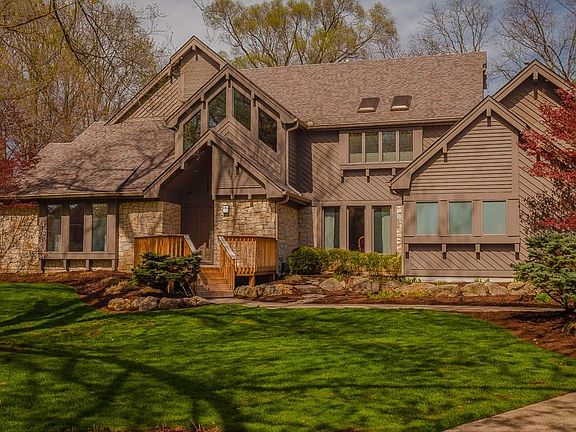 2nd image of 5896 Batsford Dr