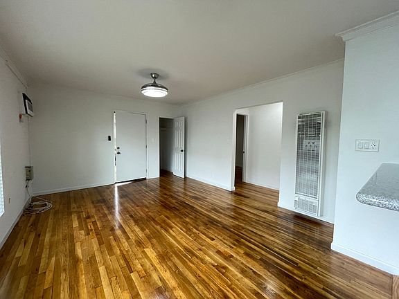 2nd image of 5700 Hazeltine Ave #995700