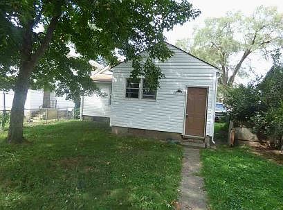 2nd image of 911 Leland Ave
