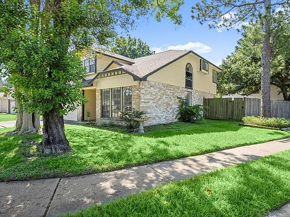 2nd image of 10559 Walnut Glen Dr