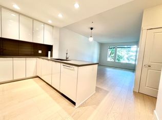 255 W 1st St #319, North Vancouver, BC V7M 3G8