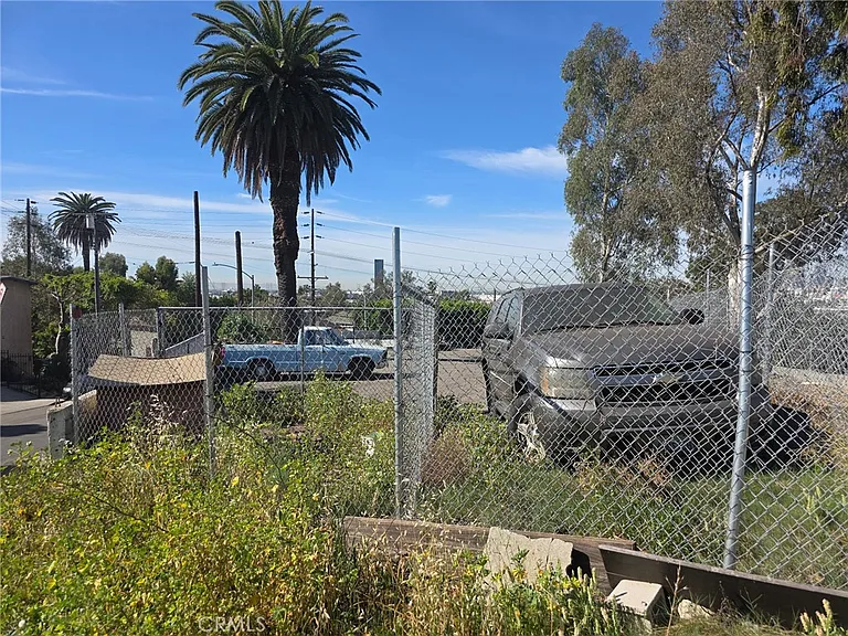 1203 E Cesar E Chavez Ave — Photo 41