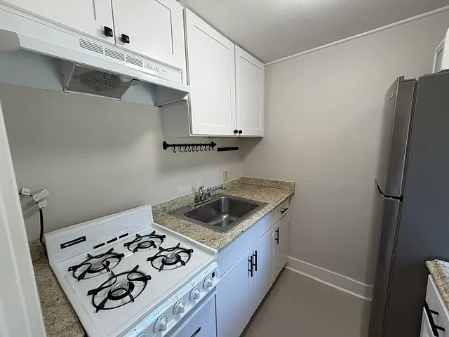 2628 Central Ave — Photo 6