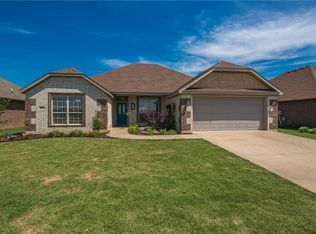1271 Kensington Dr, Centerton, AR 72719