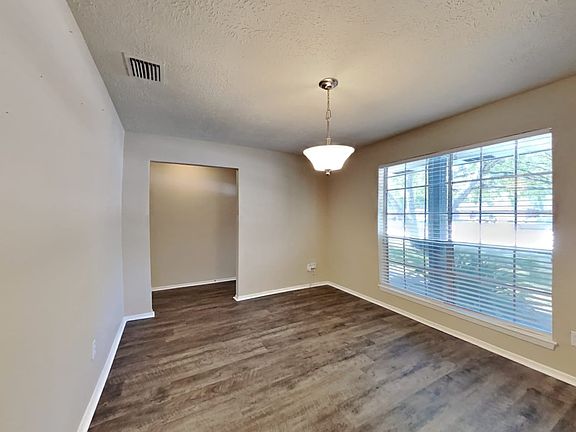 5th image of 16823 Blackhawk Blvd