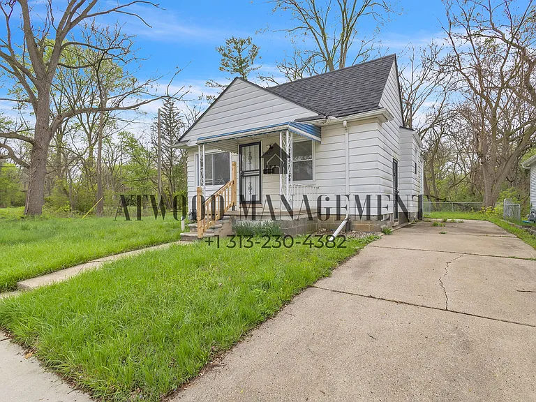 18437 Trinity St — Photo 13