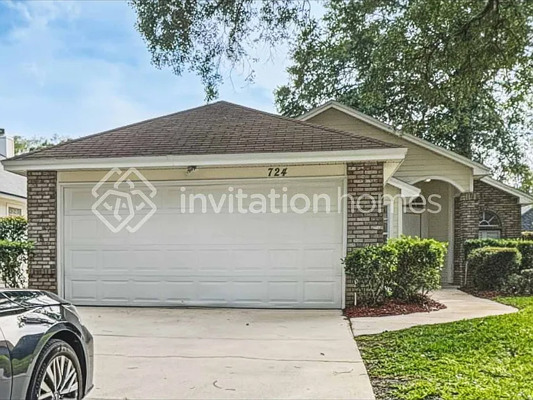 724 Putters Green Way S — Photo 1