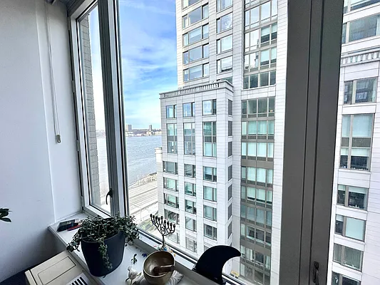 Rented by Douglas Elliman | media 14