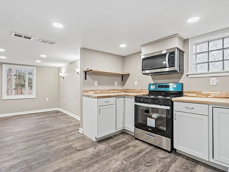 2215 Lehigh St — Photo 11