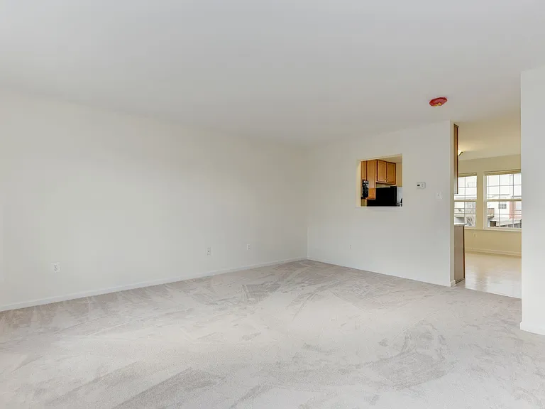 119 Monticello Sq — Photo 12
