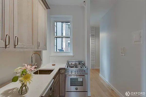 Rented by Oxford Property Group | media 13