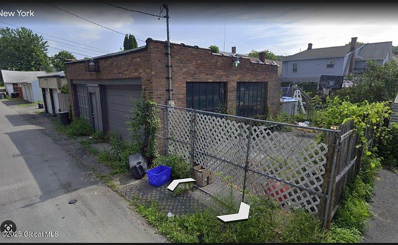 2nd image of 457 4th Avenue