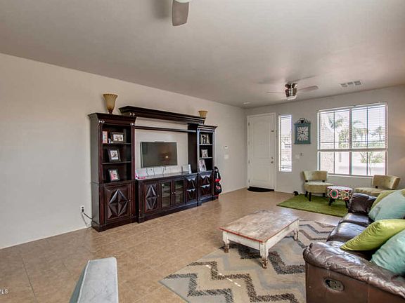 3rd image of 1001 W Desert Glen Dr