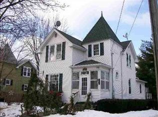 805 S Grandview Ave, Dubuque, IA 52003