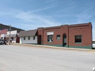 414 Maple St, Axtell, KS 66403