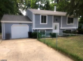 42 High St, Orange, NJ 07050