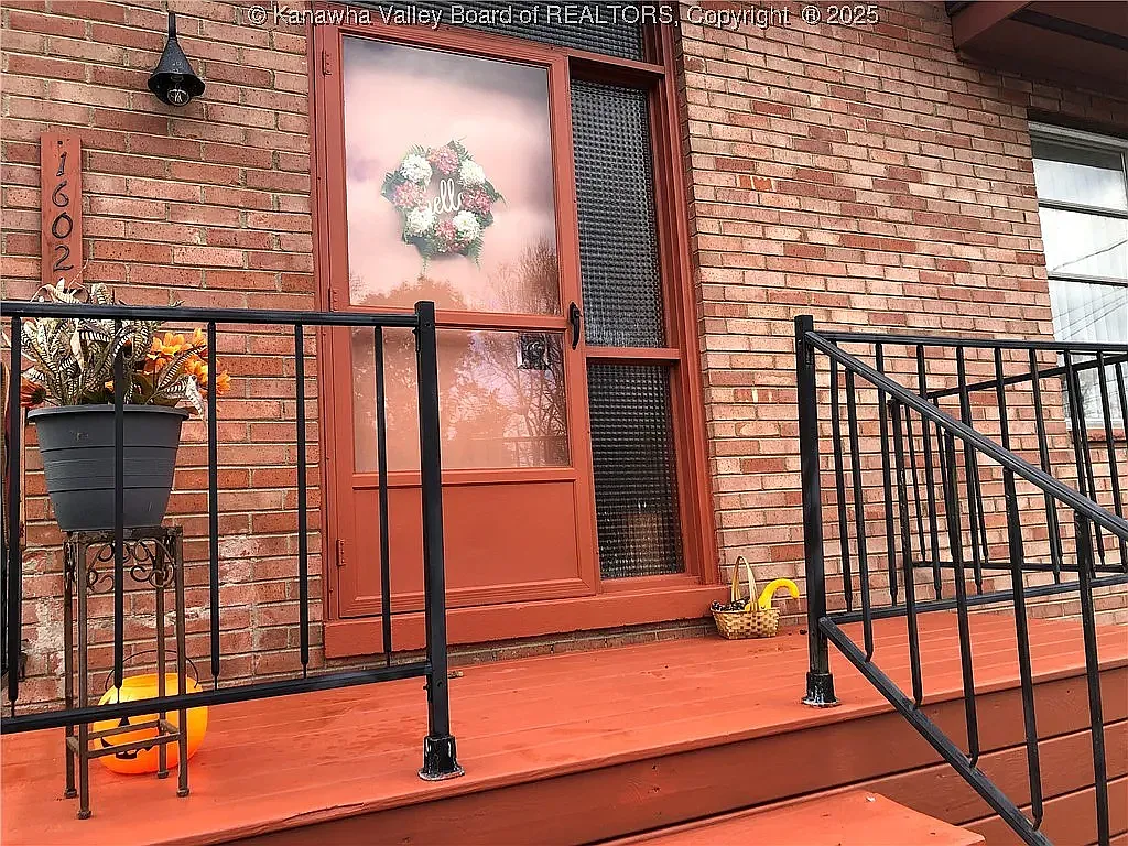 3 bed, 1600 sqft, $2,000 — Photo 2