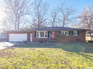105 S Rustic Rd, East Peoria, IL 61611