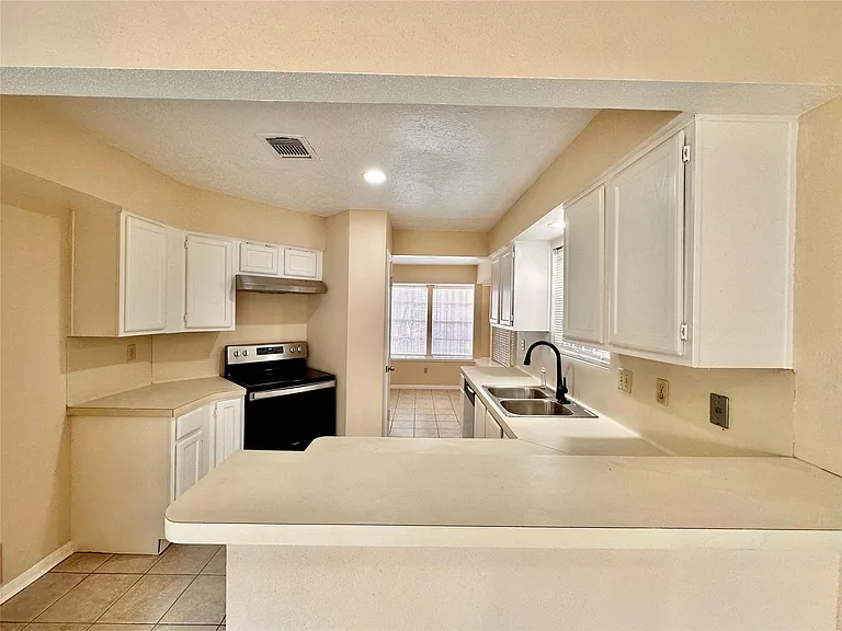 6437 Chatham Island Ln — Photo 9