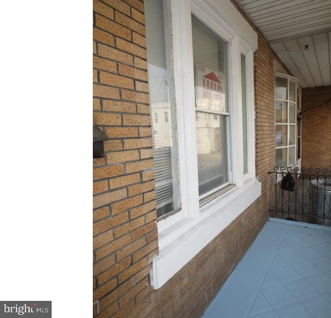 3 bed, 986 sqft, $1,600 — Photo 3