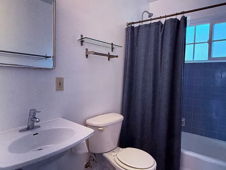 1380 Masselin Ave #6 — Photo 10
