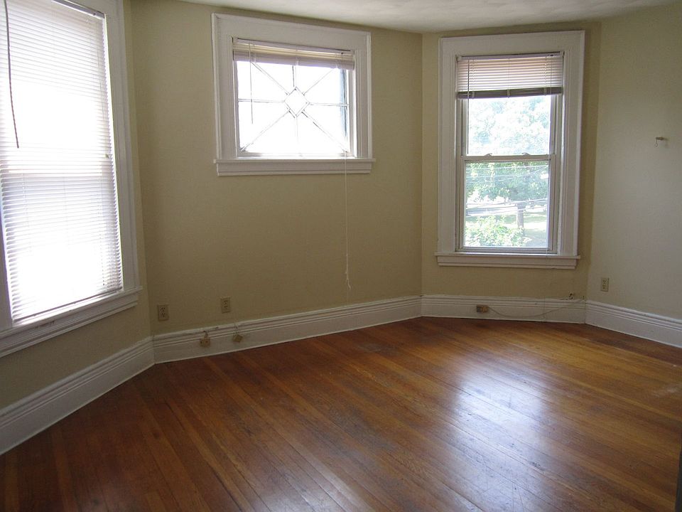 Building Photo 3